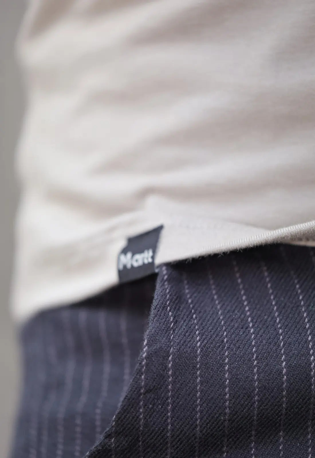 Camiseta Slim Gola Alta Cinza - Imagem 7